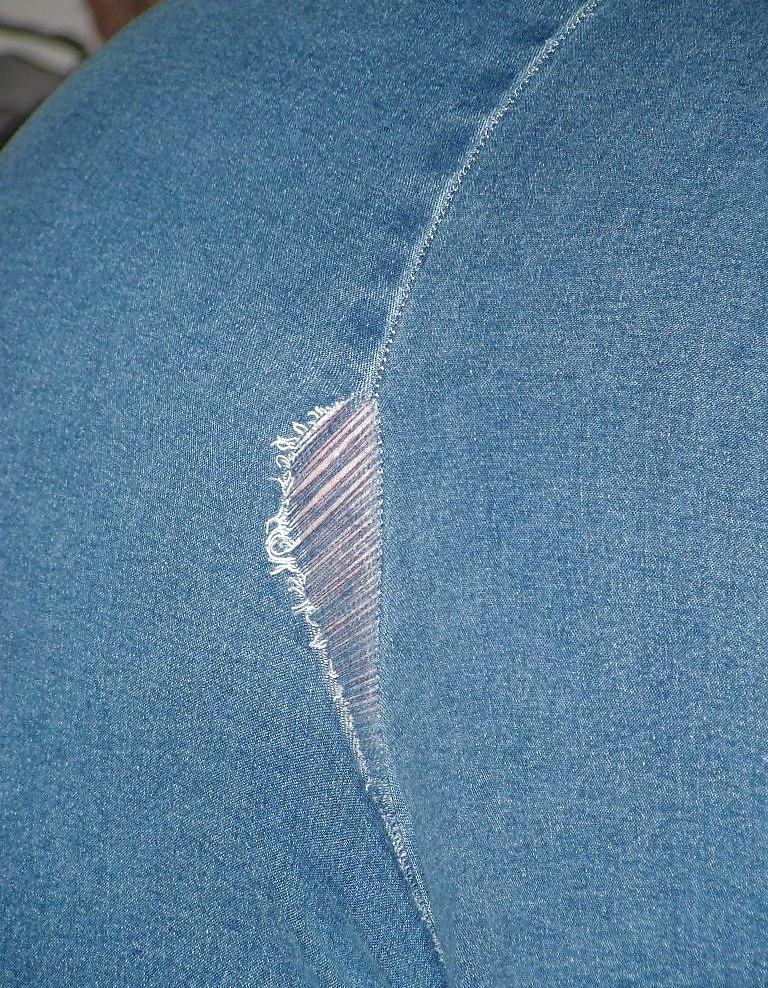 12P Butt so big it splits my pants