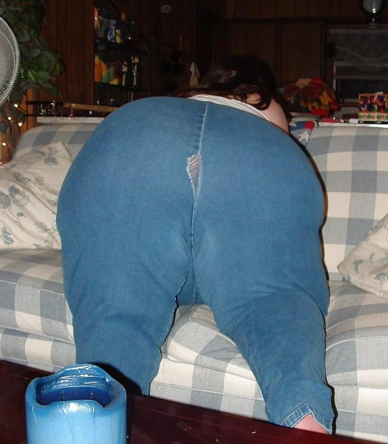 12P Butt so big it splits my pants