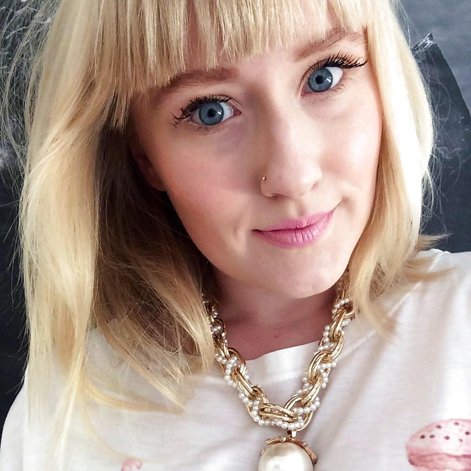 7P Irish Blonde Cutie