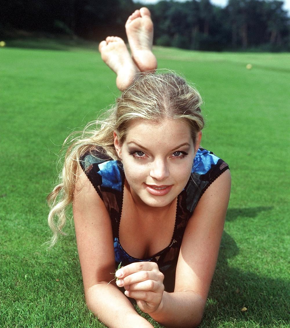 25P Celebrity feet