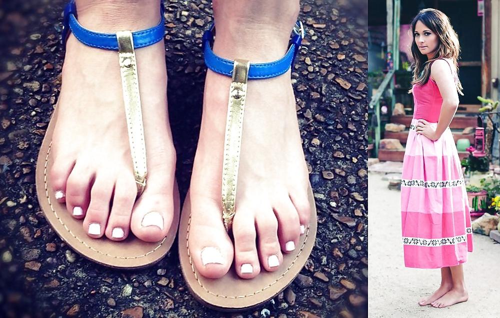 25P Celebrity feet