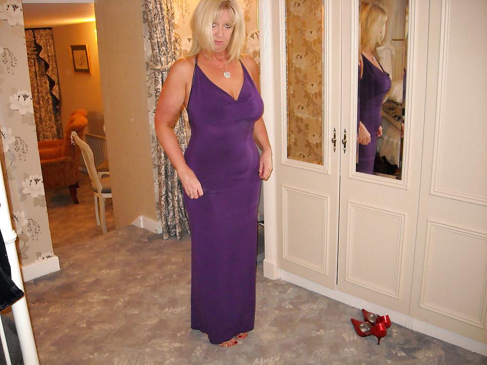 11P GILF.-.Linda