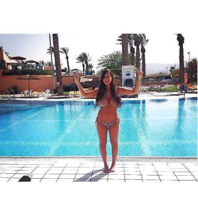 25P Busty Israeli girl