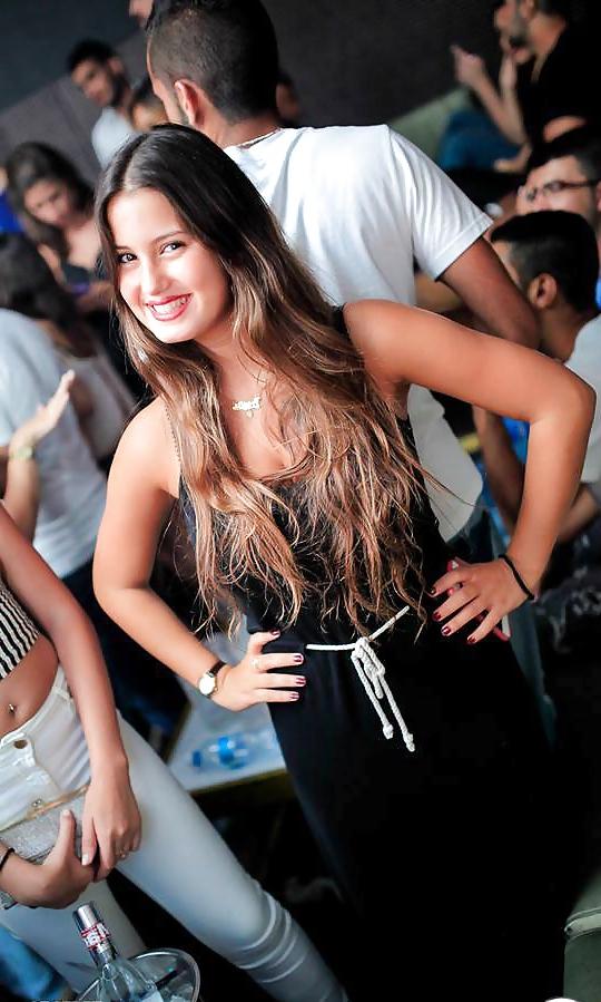 25P Busty Israeli girl