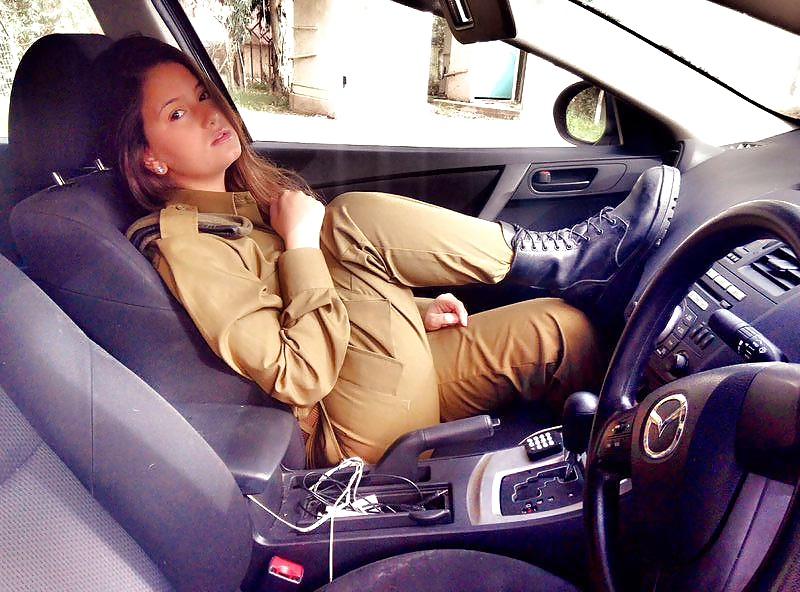 25P Busty Israeli girl