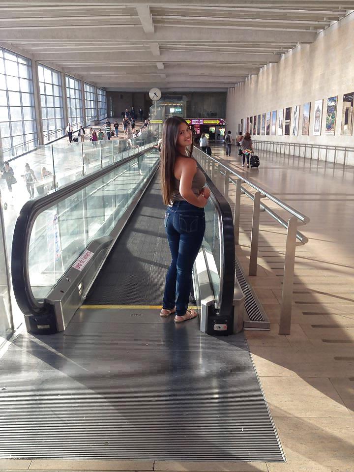25P Busty Israeli girl