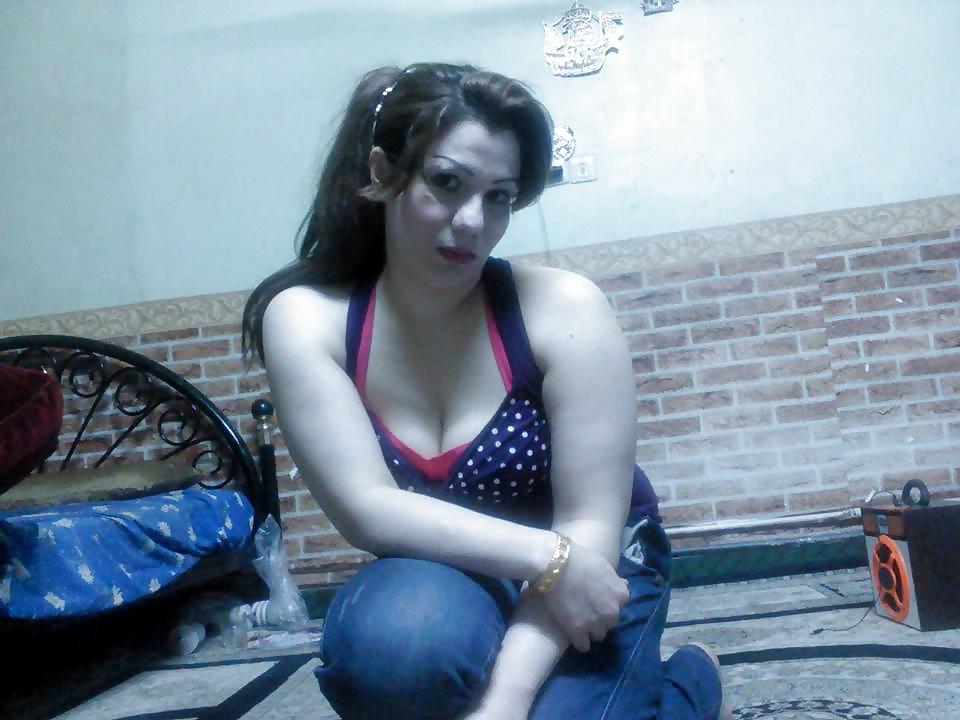 12P Hot Beautiful Iranian Lady