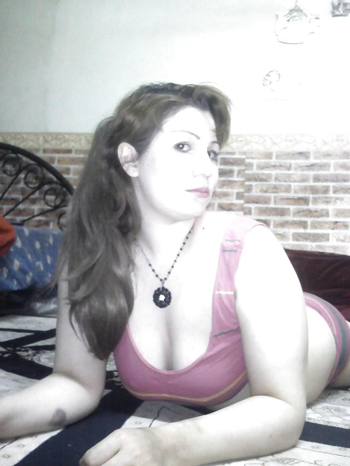 12P Hot Beautiful Iranian Lady