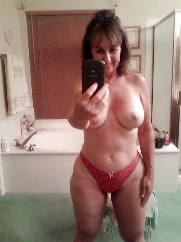 25P MOM SELFIES