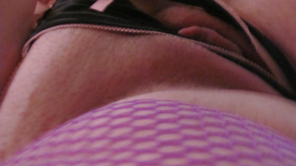 25P Me looking hot in crotchless panties 