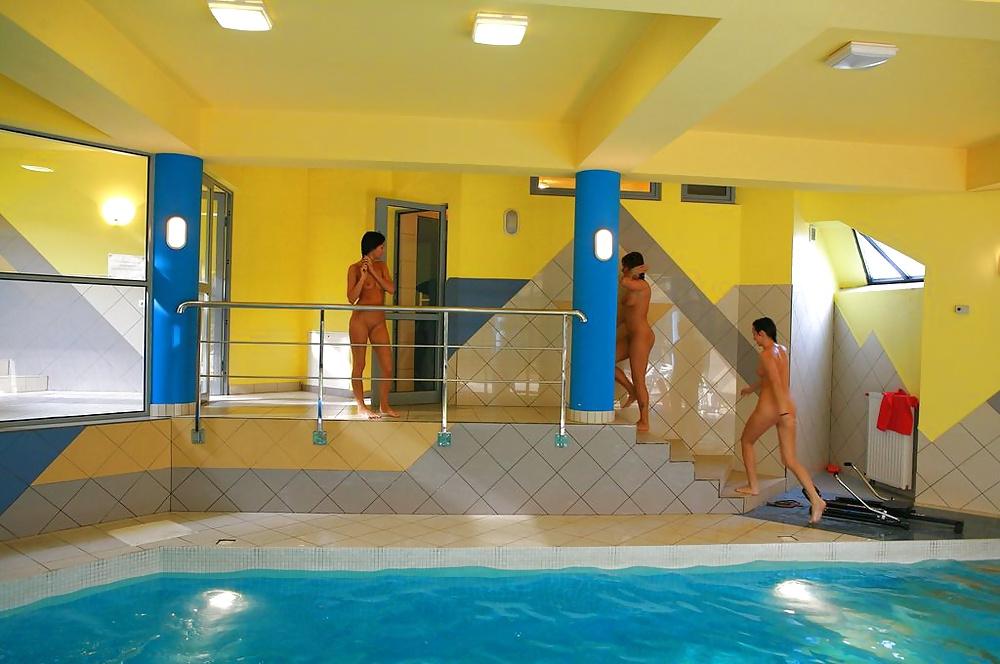 25P Girls in the pool