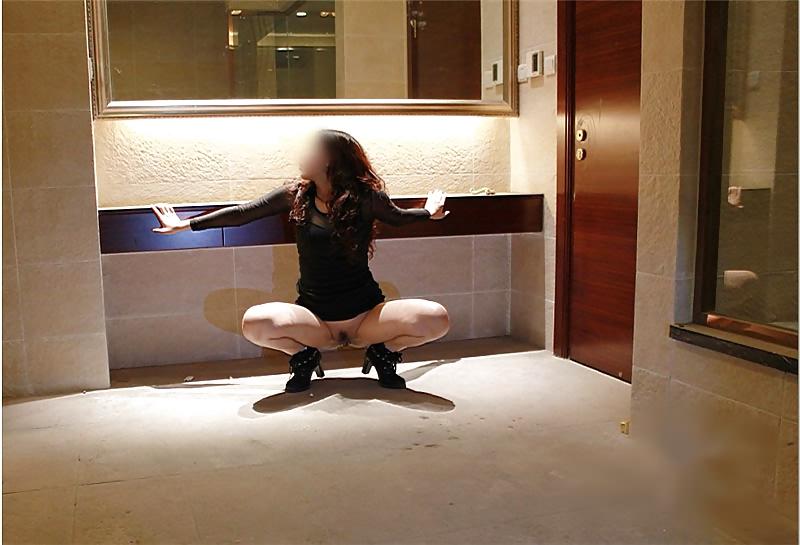 12P China Exhibitionist