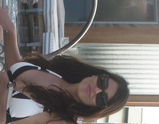 25P Persian Iranian in Bikinu