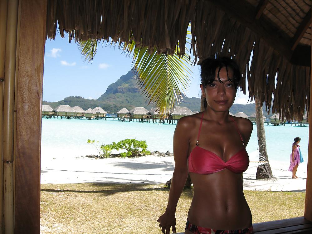 25P Persian Iranian in Bikinu