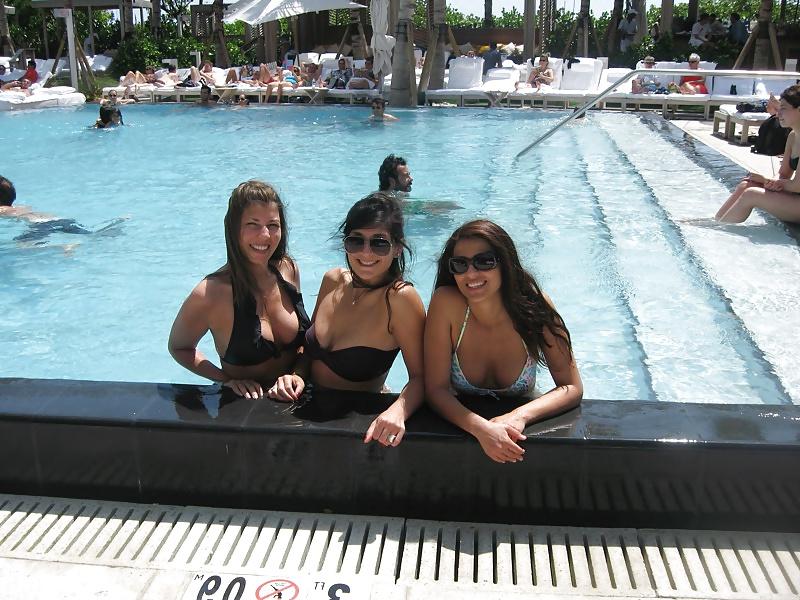 25P Persian Iranian in Bikinu