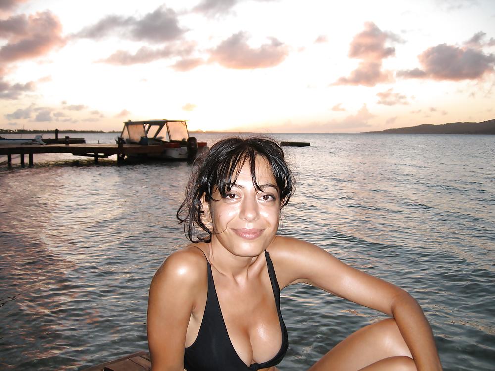 25P Persian Iranian in Bikinu