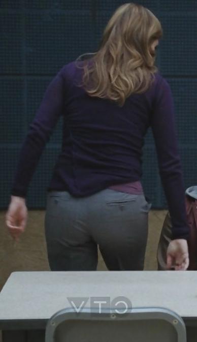 25P Stana Katic Castle Caps