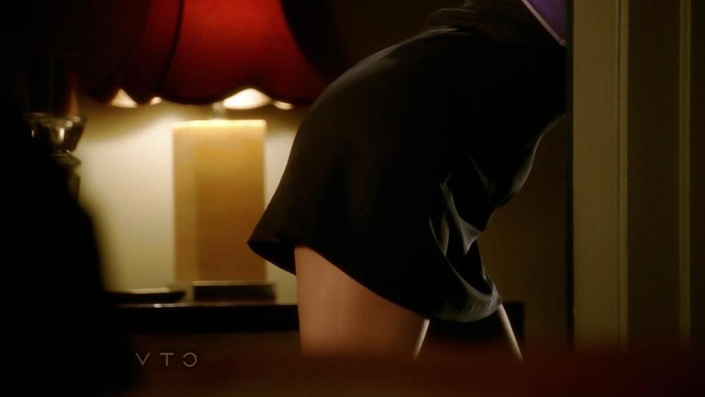 25P Stana Katic Castle Caps