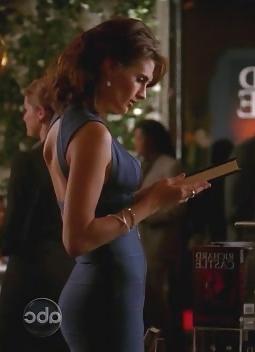 25P Stana Katic Castle Caps