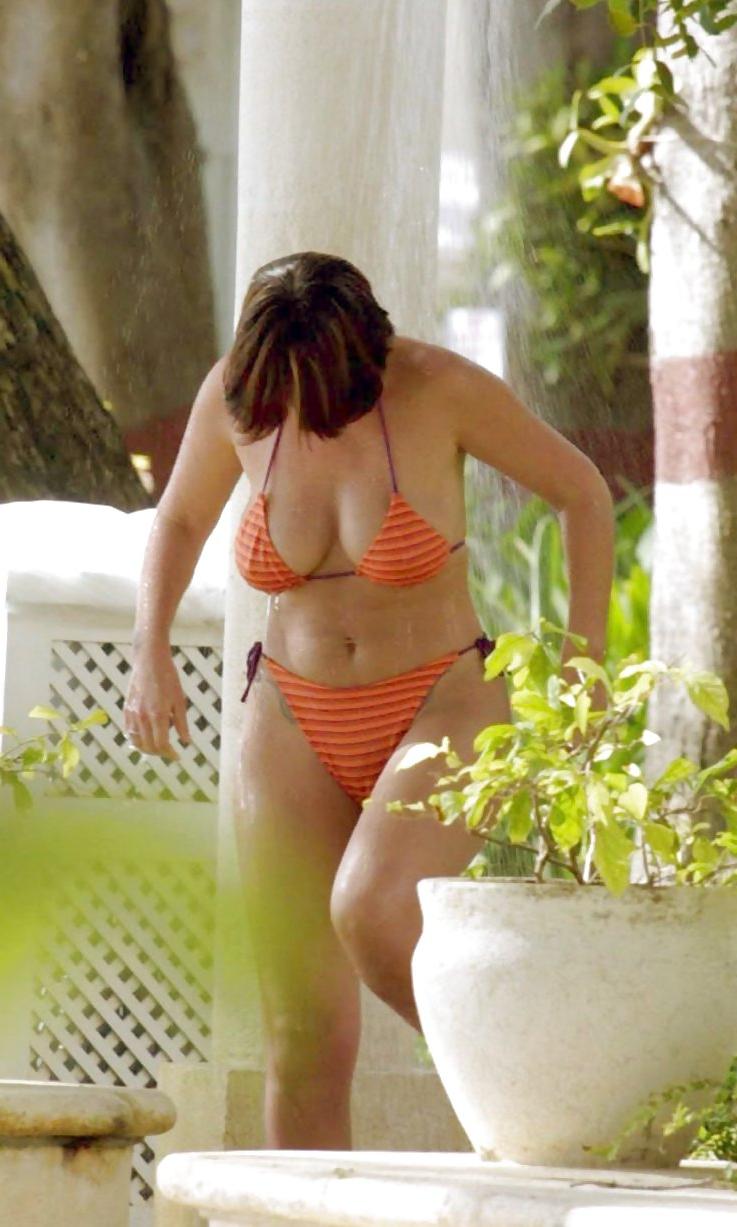 25P Davina McCall (includes her topless paparazzi pics)