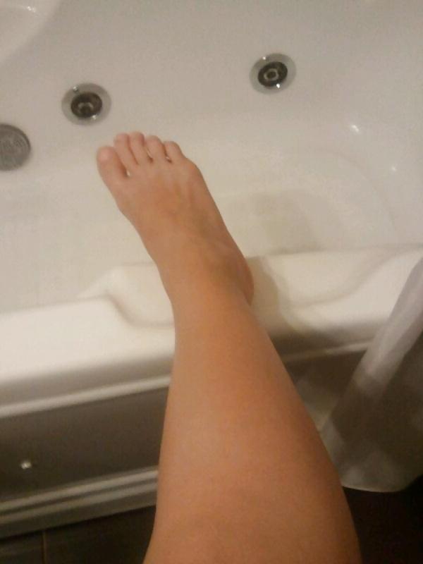 9P My girlfriend s feet and extreme hot footjob yellow socks