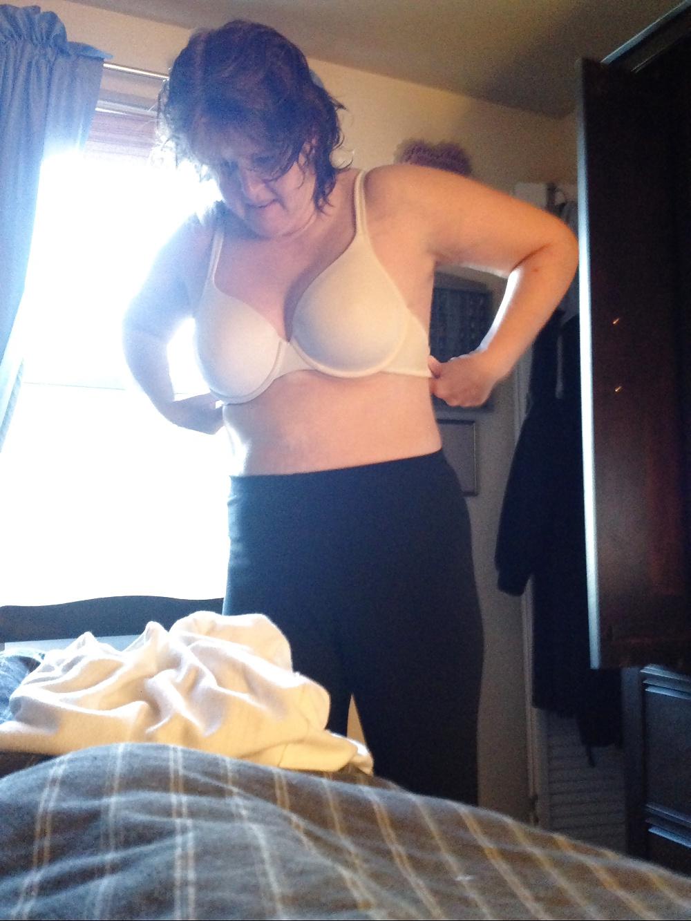 13P A cuckold's sexy ass slutwife exposed