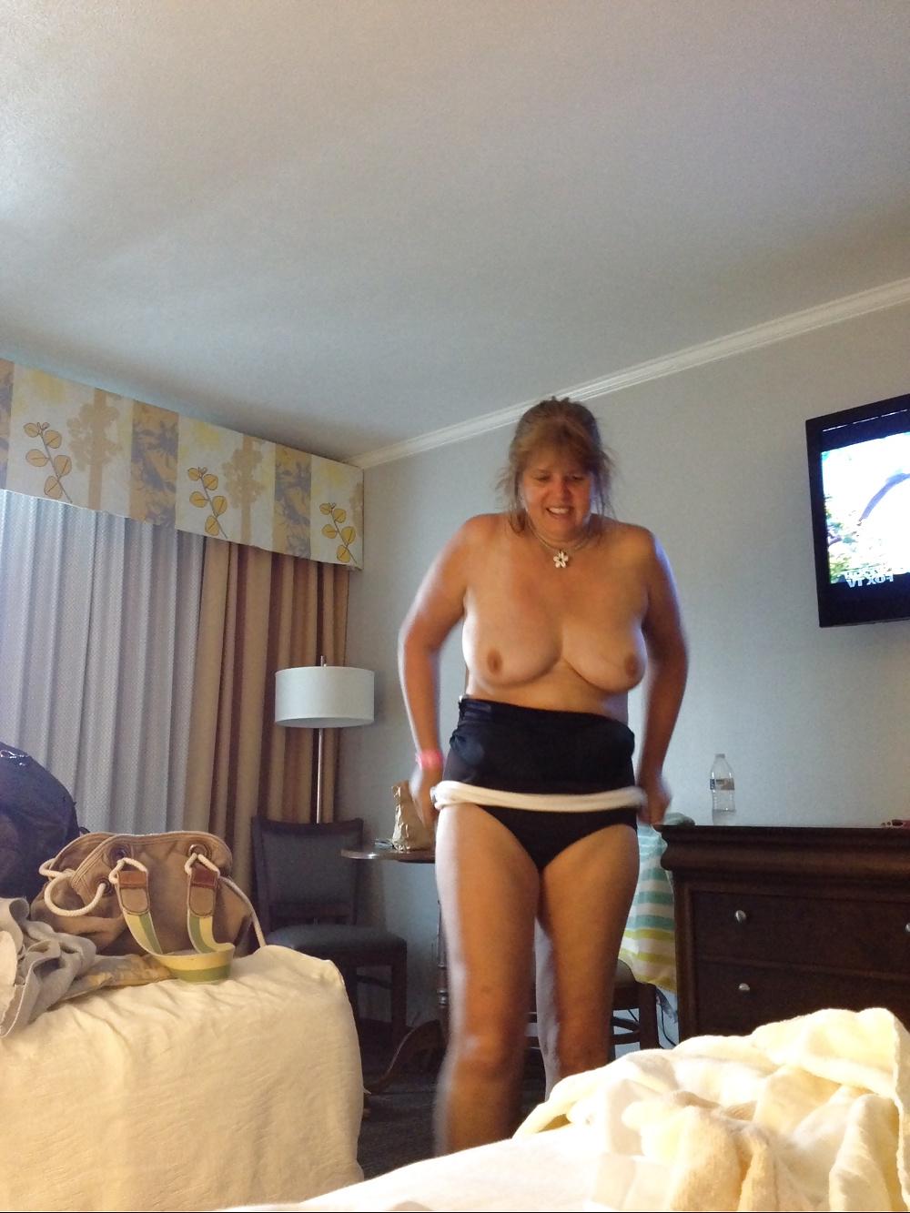13P A cuckold's sexy ass slutwife exposed