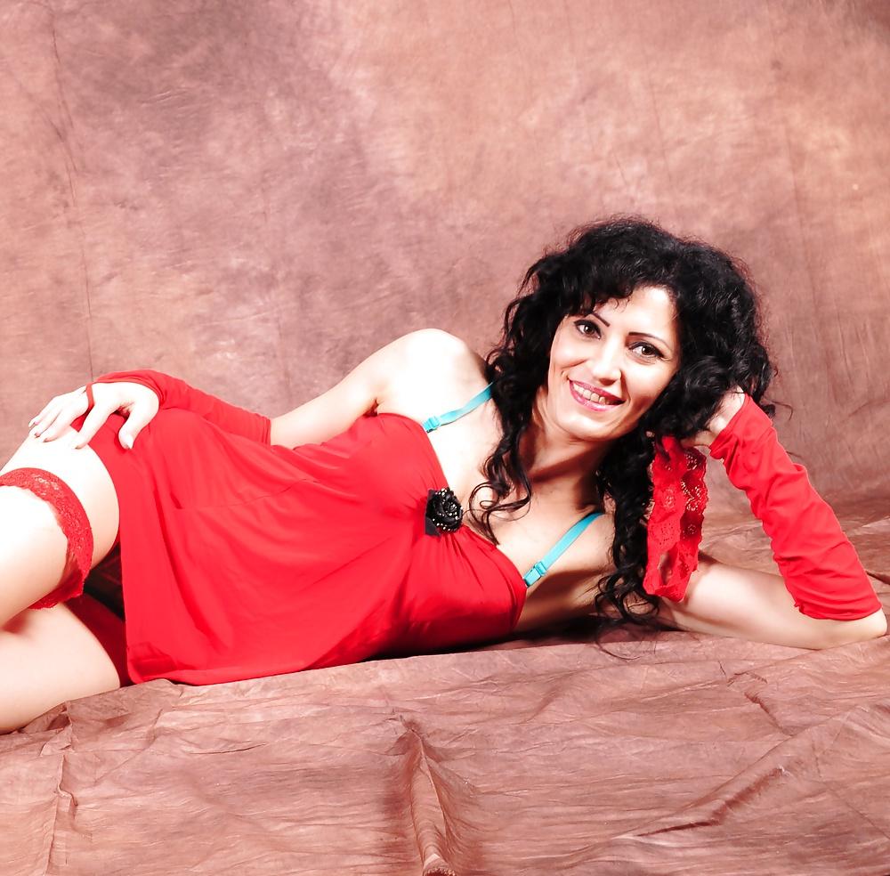25P Mature dancer, always in a good mood, ready to play.
