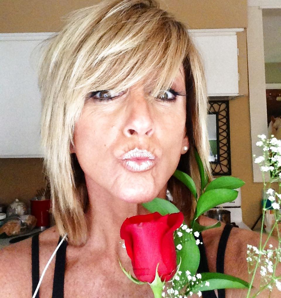 25P Hottest Milf Ever