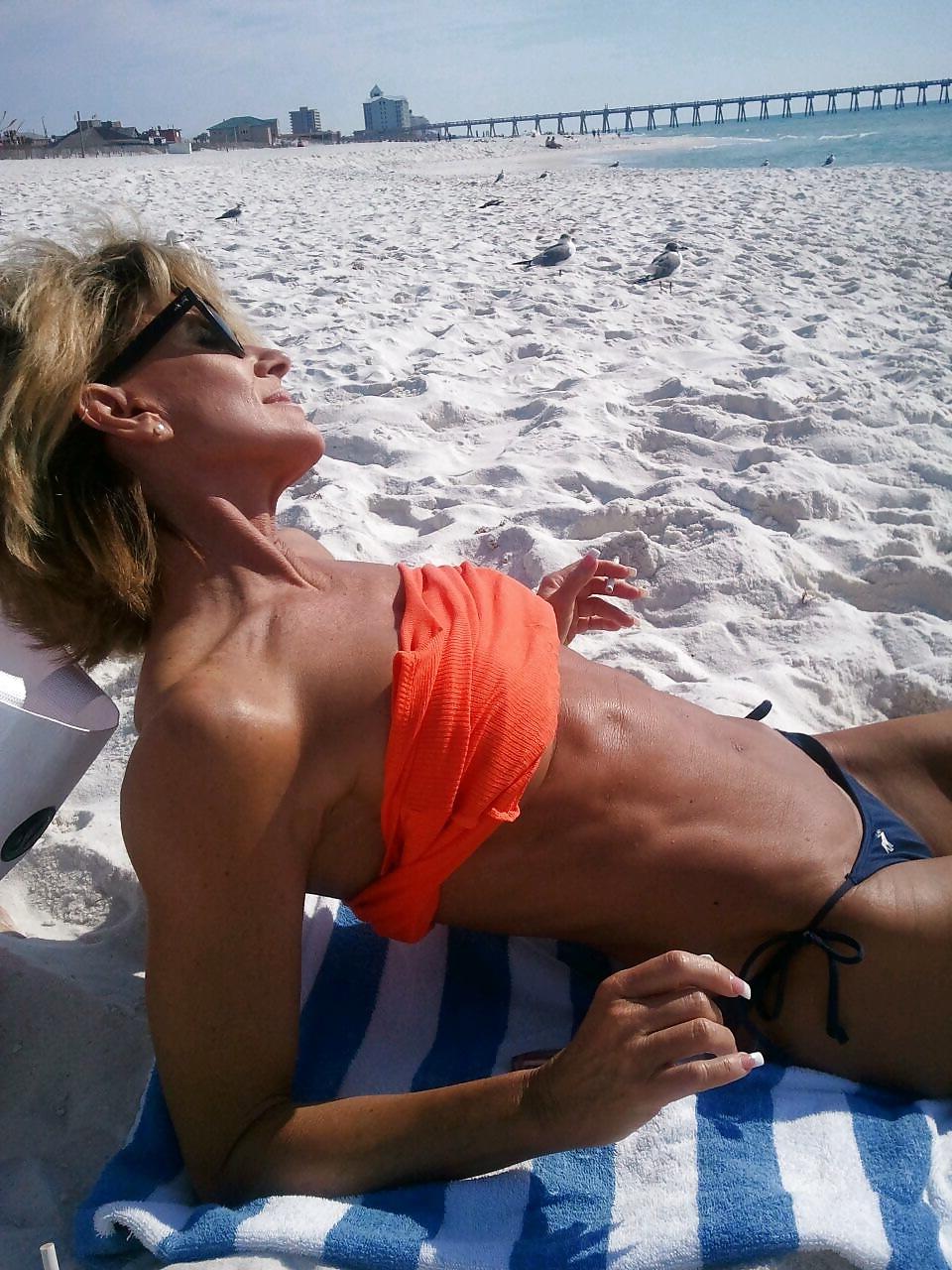 25P Hottest Milf Ever