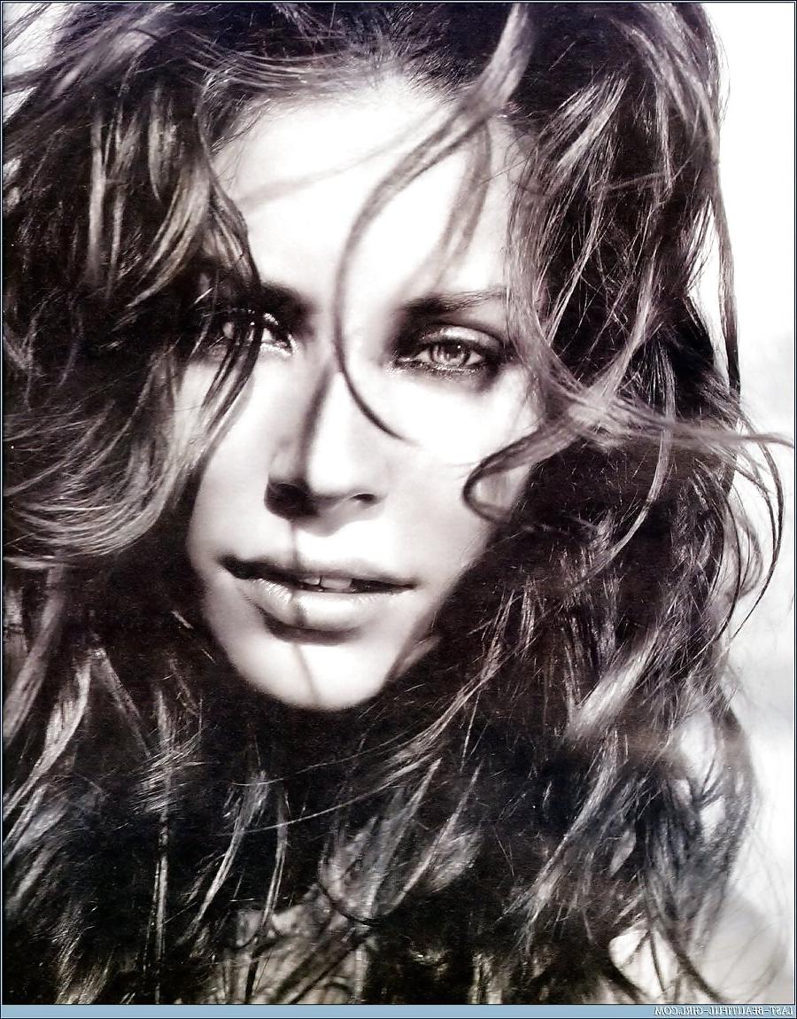 25P Evangeline Lilly - HQ