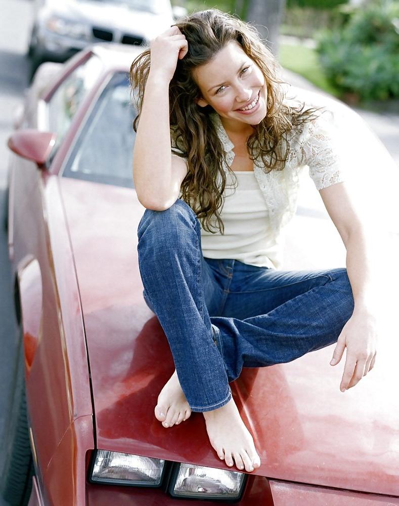 25P Evangeline Lilly - HQ