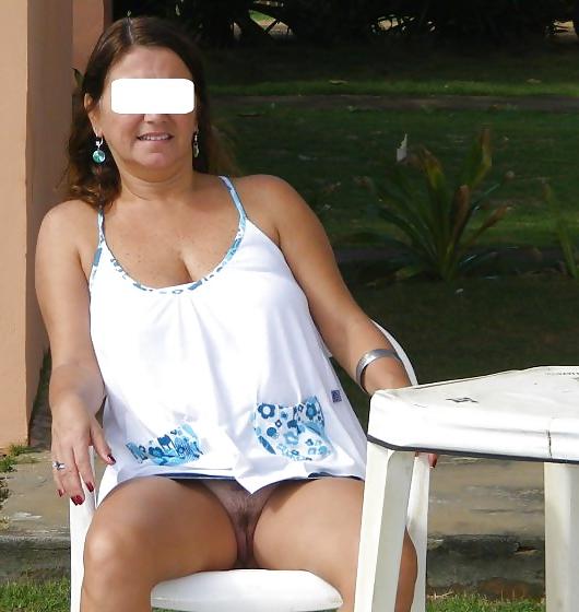 24P Mature Exhibitionist