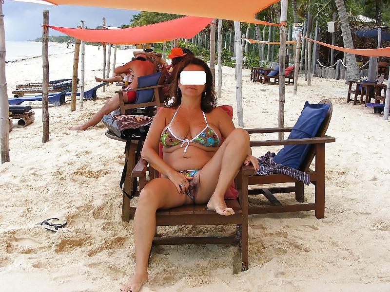 24P Mature Exhibitionist