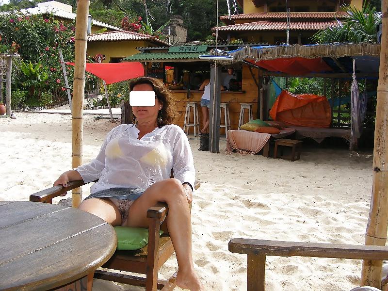 24P Mature Exhibitionist