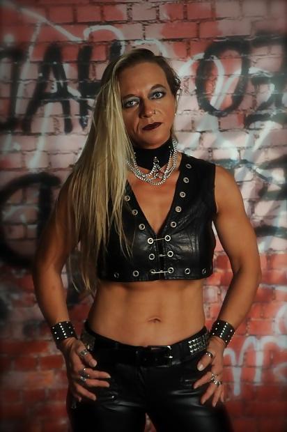25P Leather Milf Alex
