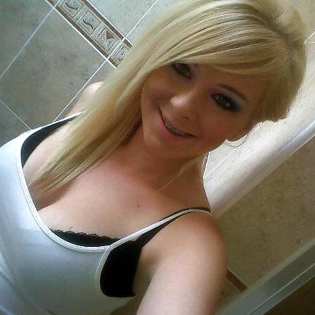 10P Facebook Exhibitionist