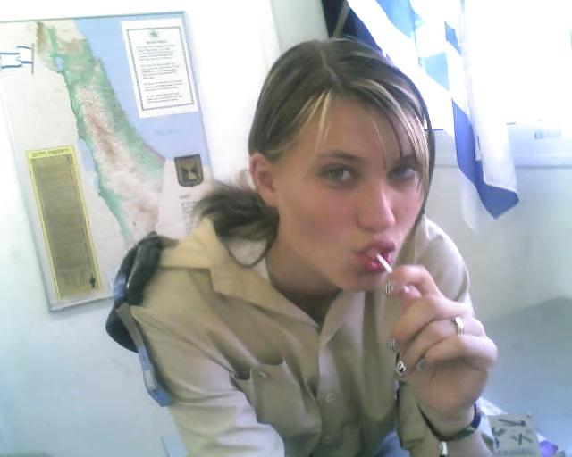 25P Israeli Defense Women ( largely Non Nude )