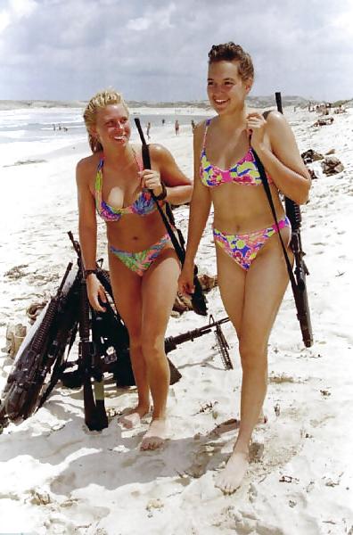 25P Israeli Defense Women ( largely Non Nude )