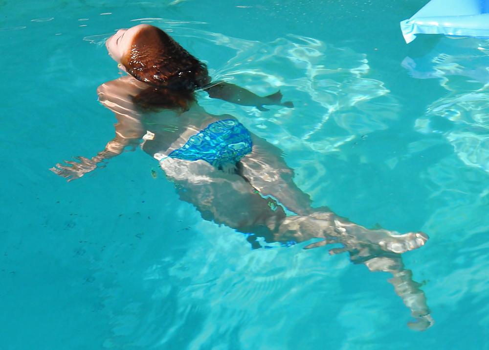 25P Pool girls return 5