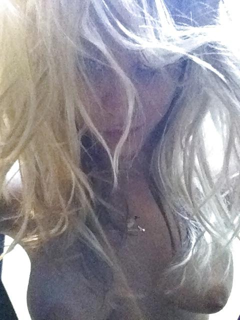 25P Kaley Cuoco