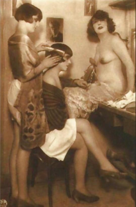 16P Vintage  Lesbian & Courtship-num-001