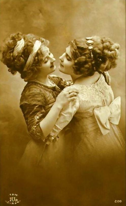16P Vintage  Lesbian & Courtship-num-001