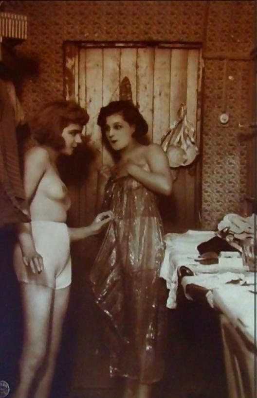 16P Vintage  Lesbian & Courtship-num-001