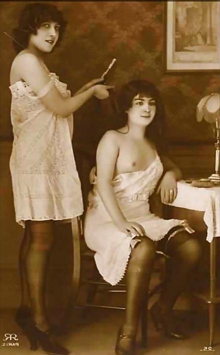 16P Vintage  Lesbian & Courtship-num-001