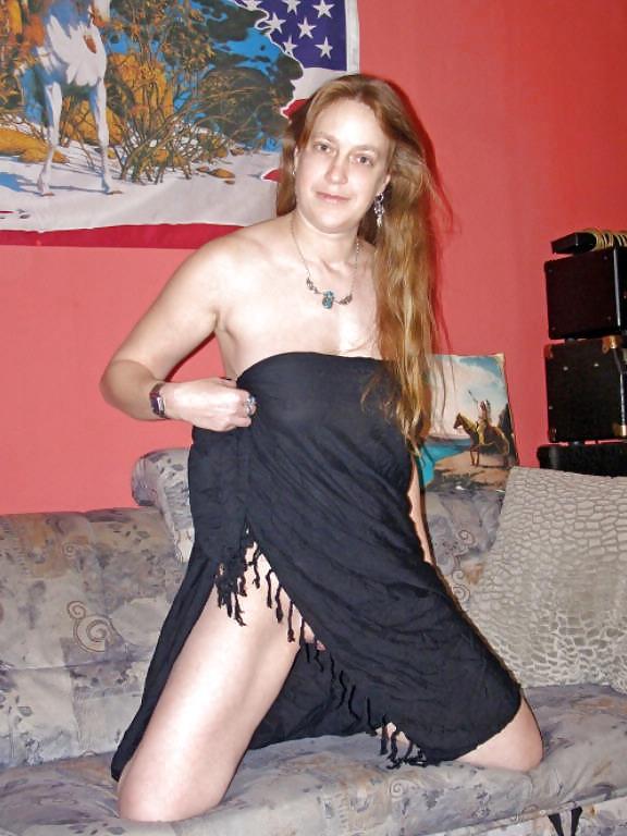 13P Sexy Nickie posing on sofa