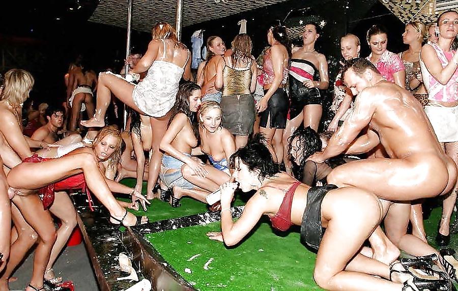 25P SEXY MILF PARTY LOVING HOT AND SEXY