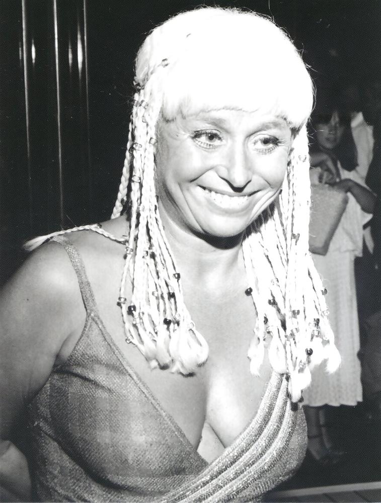 25P Barbara Windsor