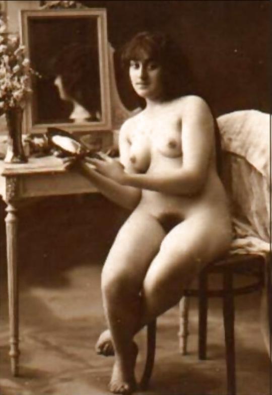 16P Vintage lady's &  Reflections-num-001