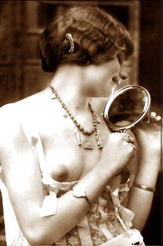 16P Vintage lady's &  Reflections-num-001